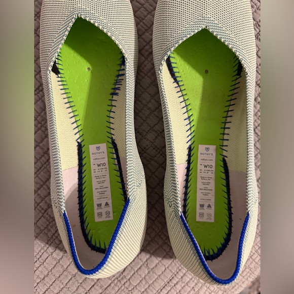 Mint Rothy’s rounded toe flats - Picture 3 of 4
